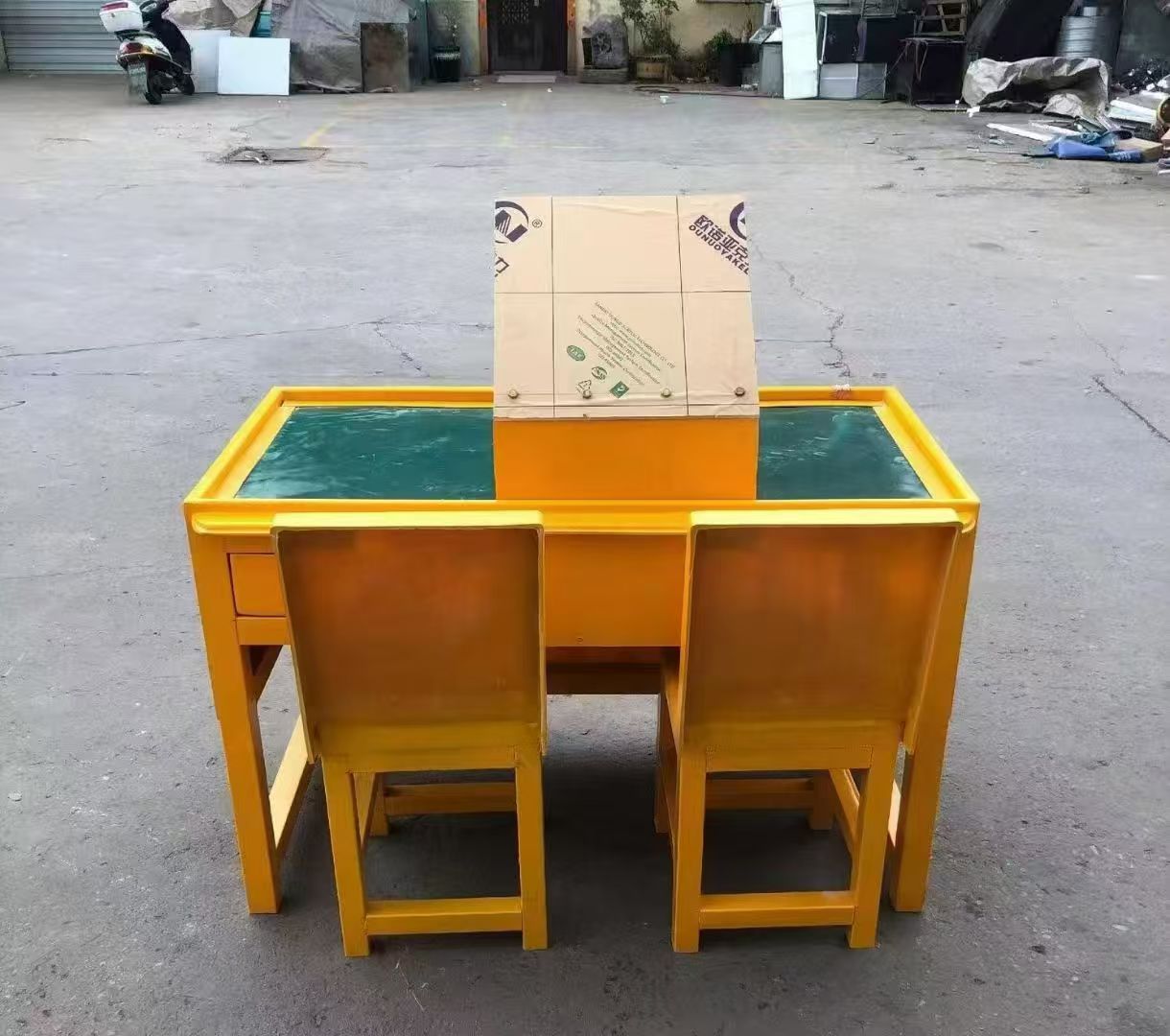 柳江防静电导通桌井下煤矿火工品发放桌：危险品流转的安全守护者