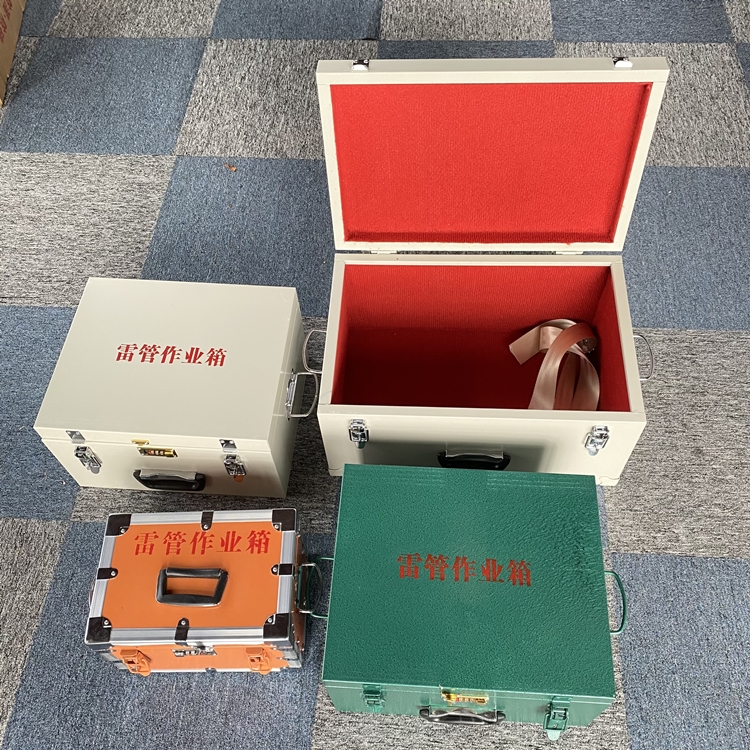 柳江爆破工程作业箱如何选择？玻璃钢与传统材质的全面对比